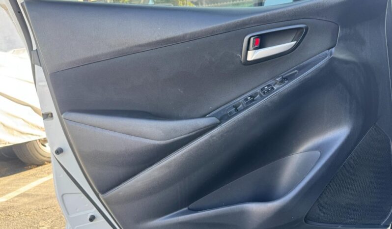2019 Toyota Yaris LE full