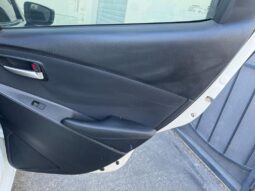 2019 Toyota Yaris LE full