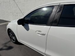2019 Toyota Yaris LE full