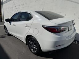 2019 Toyota Yaris LE full